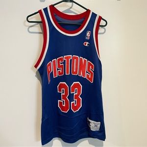 Vintage Champion Detroit Pistons #33 Grant Hill Jersey Men’s small 36